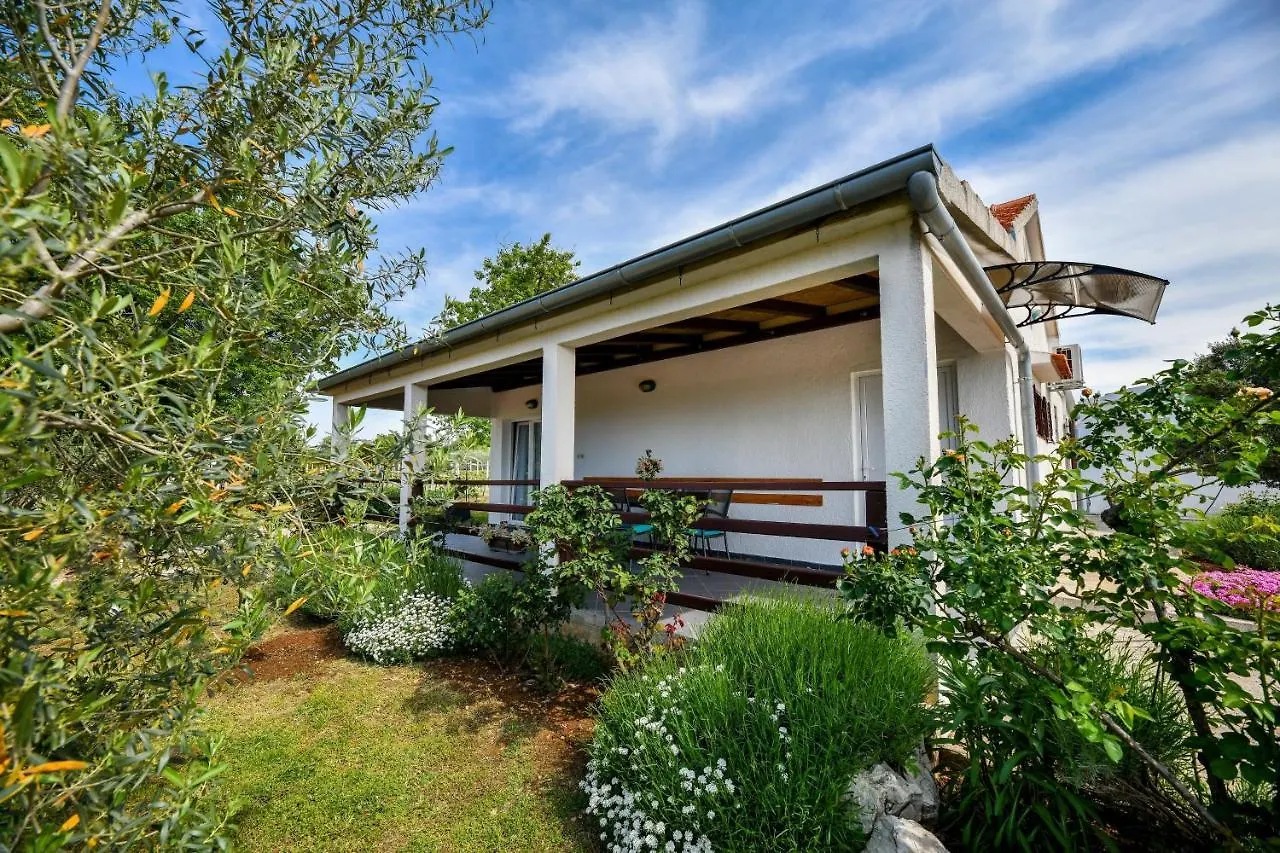 Σπίτι διακοπών Country House Oasis With Private Tennis Court Sveti Filip i Jakov