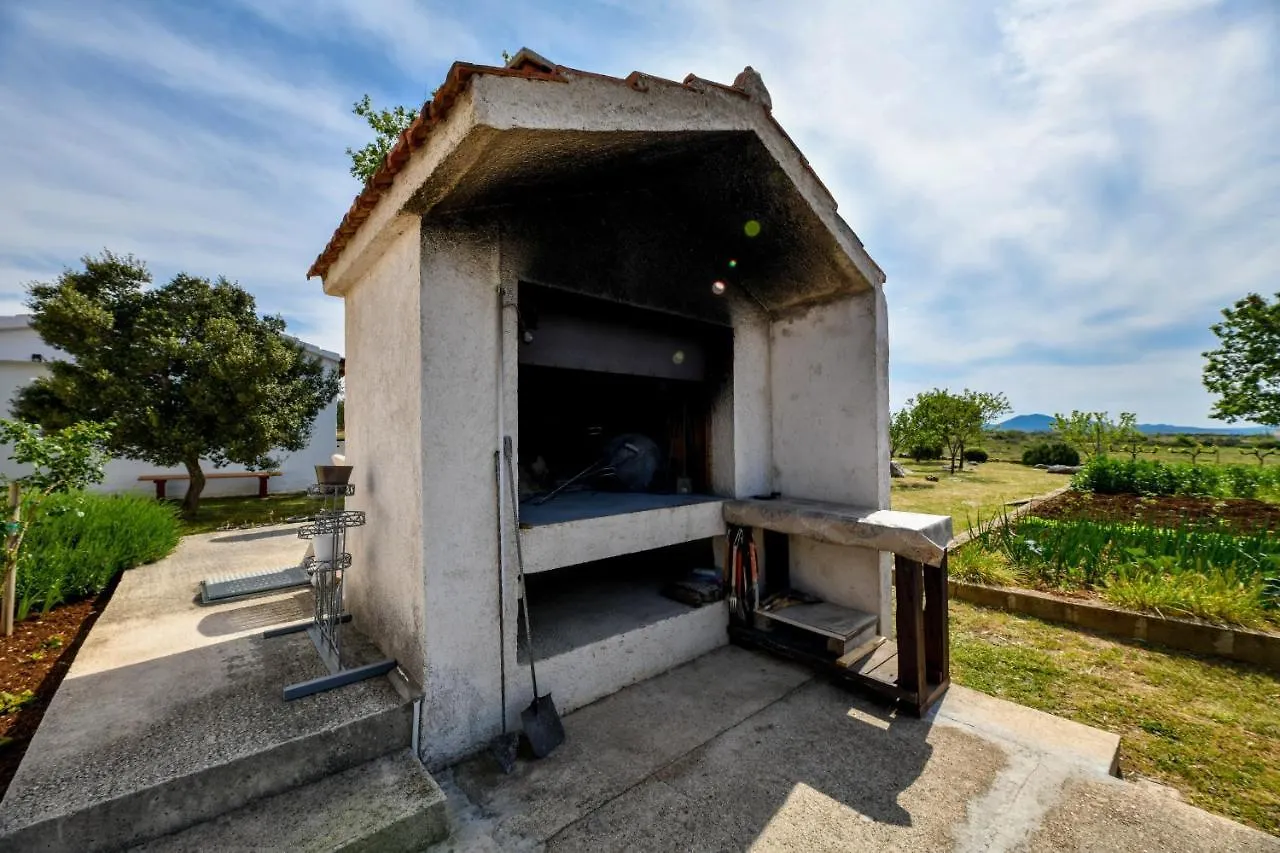 Σπίτι διακοπών Country House Oasis With Private Tennis Court Sveti Filip i Jakov Κροατία