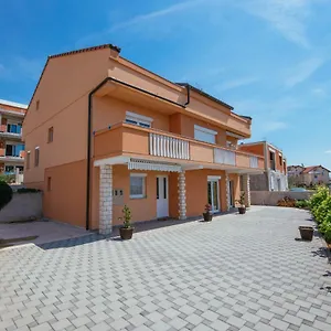  Apartman Nara Homes