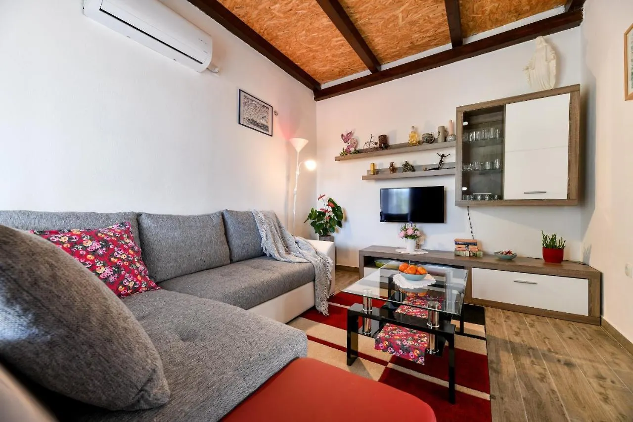 Country House Oasis With Private Tennis Court Sveti Filip i Jakov Holiday home
