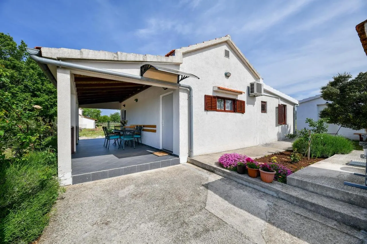 Country House Oasis With Private Tennis Court Sveti Filip i Jakov Croatia