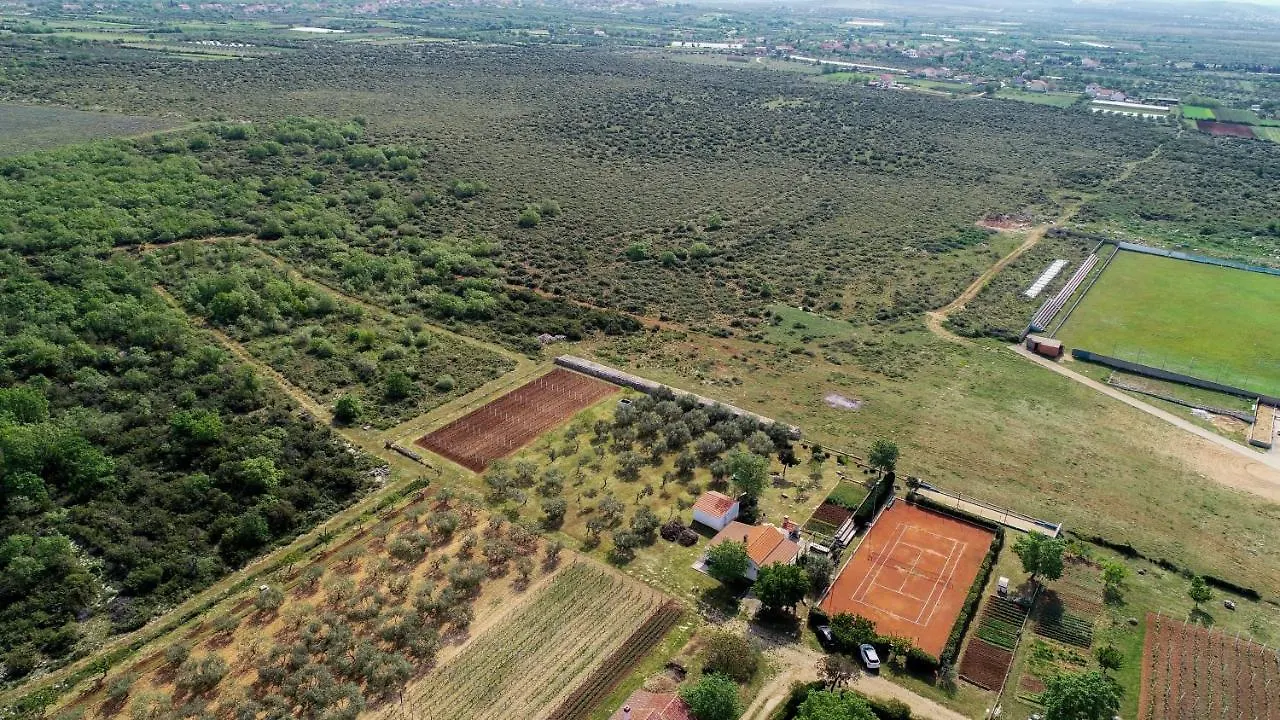 Country House Oasis With Private Tennis Court Sveti Filip i Jakov Holiday home