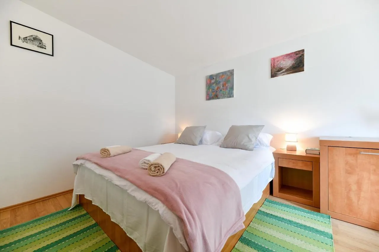 Country House Oasis With Private Tennis Court Sveti Filip i Jakov Holiday home