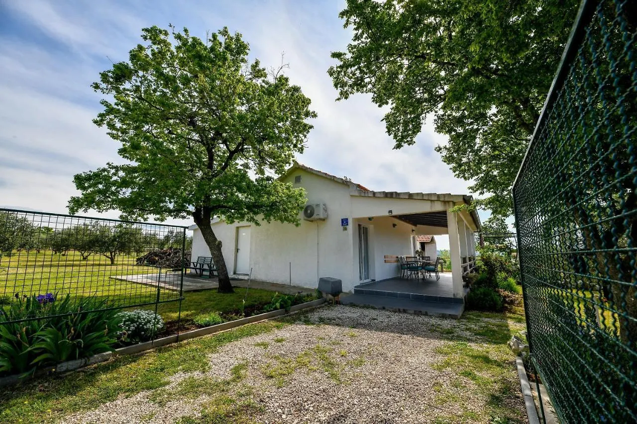 Country House Oasis With Private Tennis Court Sveti Filip i Jakov Croatia