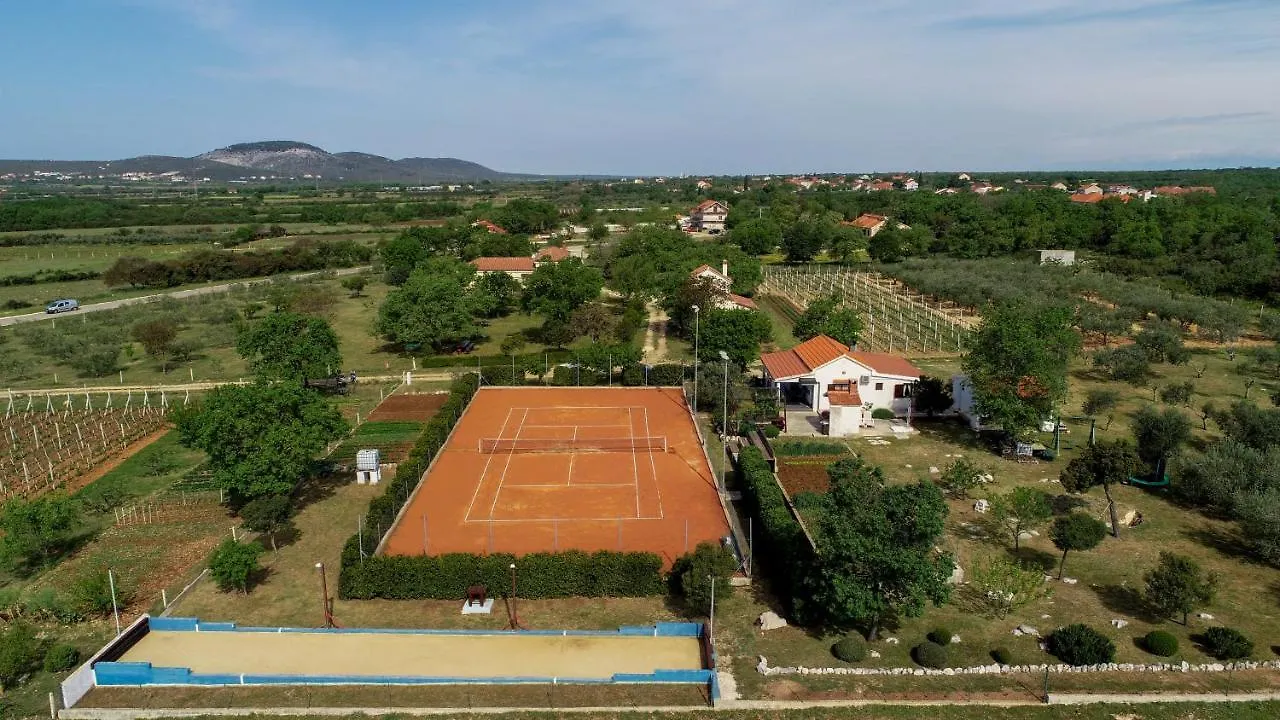 Holiday home Country House Oasis With Private Tennis Court Sveti Filip i Jakov